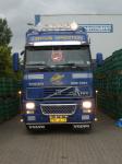logo volvo v akci