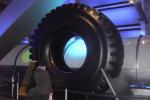 Největší pneumatika světa - vystavená v Londýnském science muzeum